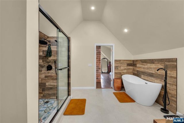 728 Stewart Street, Ridgefield, NJ 07657