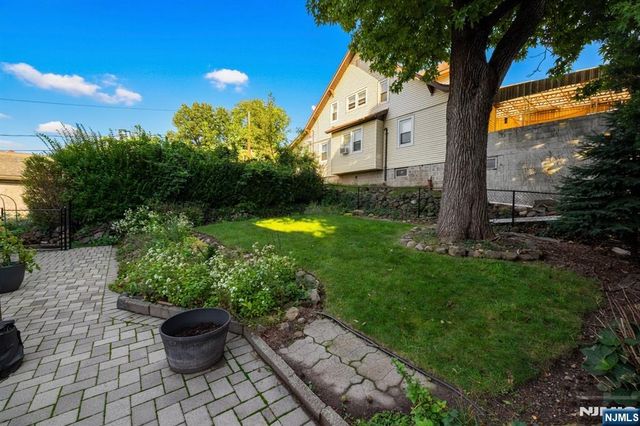 728 Stewart Street, Ridgefield, NJ 07657
