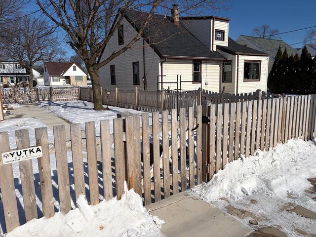 6411 W Cleveland AVENUE, Milwaukee, WI 53219