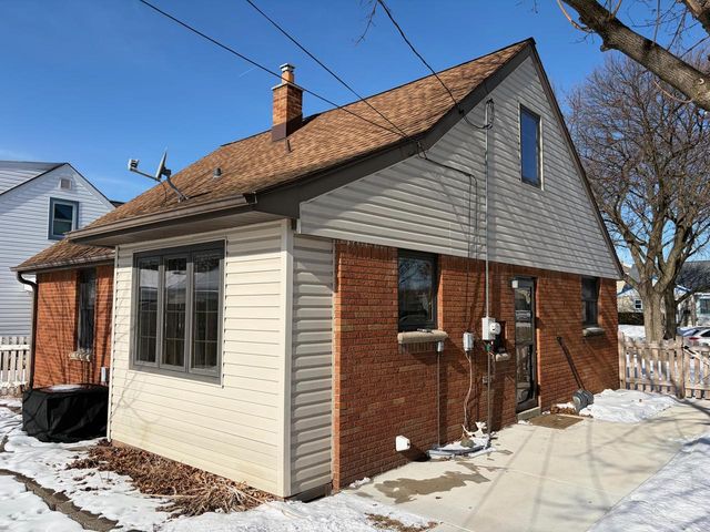 6411 W Cleveland AVENUE, Milwaukee, WI 53219