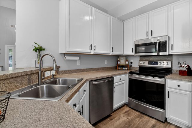 7389 Commodore Road, Hollywood, SC 29449