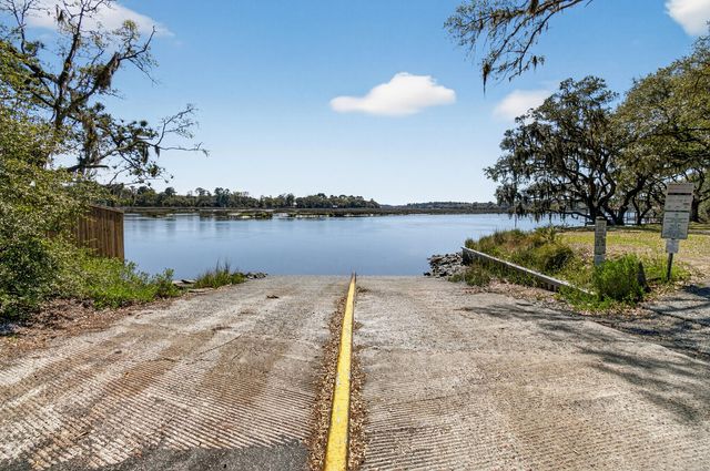 7389 Commodore Road, Hollywood, SC 29449