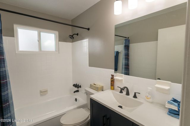 11214 Deering Rd, Louisville, KY 40272