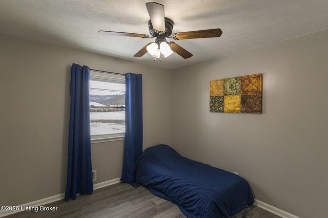 11214 Deering Rd, Louisville, KY 40272