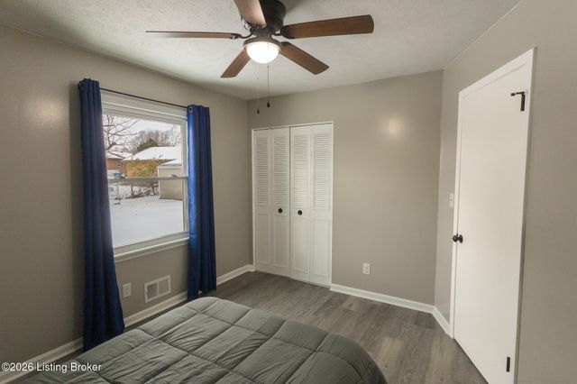 11214 Deering Rd, Louisville, KY 40272