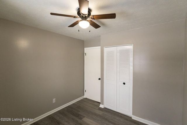 11214 Deering Rd, Louisville, KY 40272