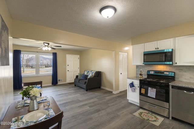 11214 Deering Rd, Louisville, KY 40272