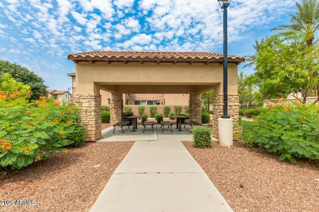 1084 S AGNES Lane, Gilbert, AZ 85296