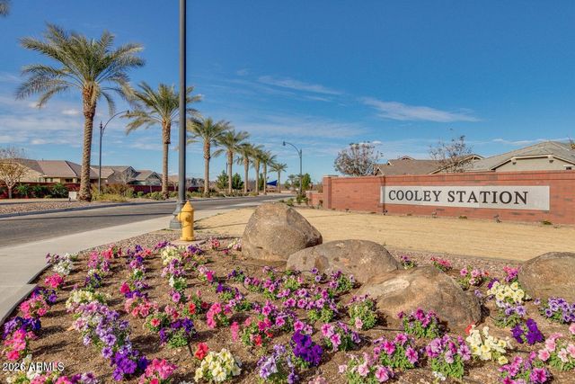 1084 S AGNES Lane, Gilbert, AZ 85296