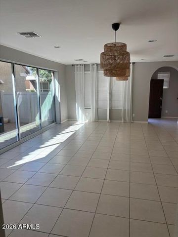1084 S AGNES Lane, Gilbert, AZ 85296