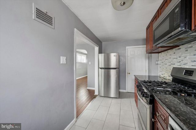 2201 WINDSOR AVE, Drexel Hill, PA 19026