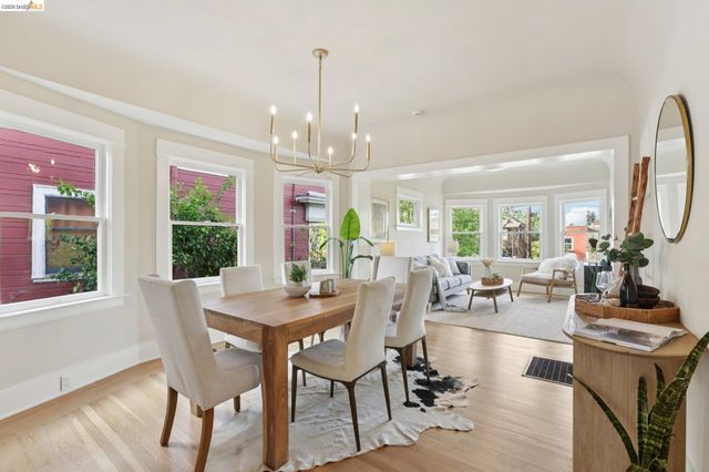 216 John St, Oakland, CA 94611