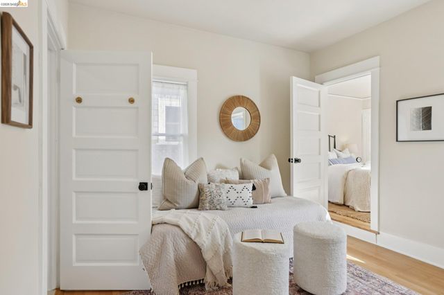 216 John St, Oakland, CA 94611