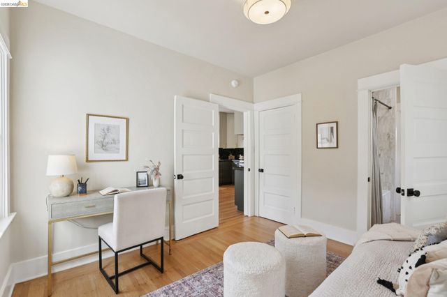 216 John St, Oakland, CA 94611