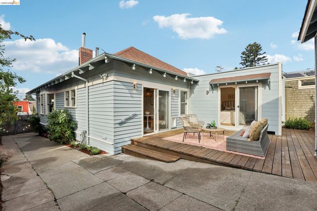 216 John St, Oakland, CA 94611