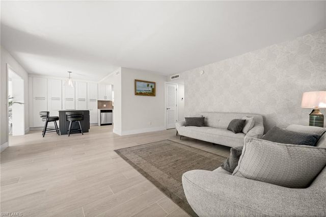 1549 Sandpiper ST # 83, Naples, FL 34112