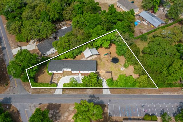 107 Water Oak Street, Freeport, FL 32439