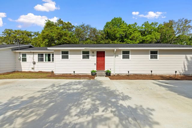 107 Water Oak Street, Freeport, FL 32439