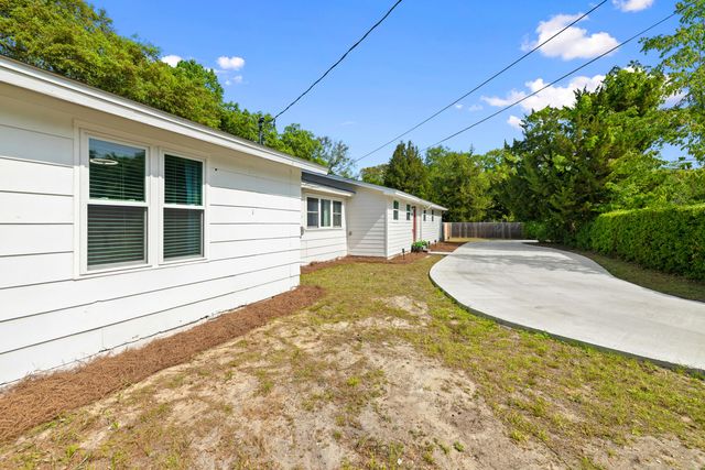 107 Water Oak Street, Freeport, FL 32439