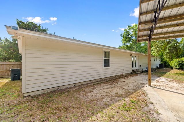 107 Water Oak Street, Freeport, FL 32439