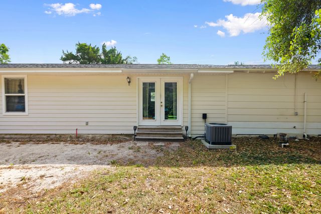 107 Water Oak Street, Freeport, FL 32439