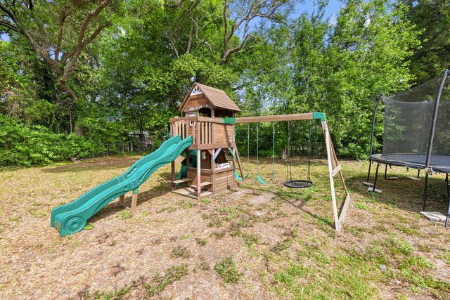 107 Water Oak Street, Freeport, FL 32439