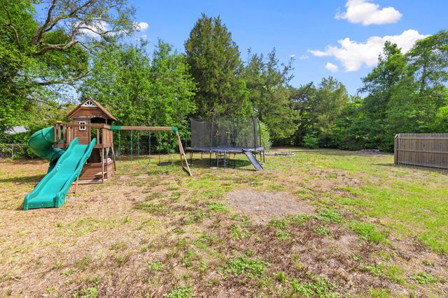 107 Water Oak Street, Freeport, FL 32439