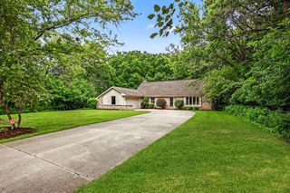 N7W31376 Cambridge COURT, Delafield, WI 53018