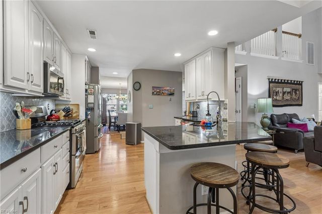 709 Robin Hood DR, Yorktown, VA 23693