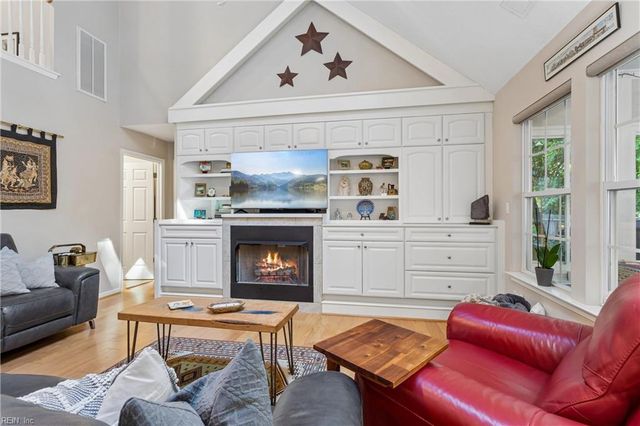 709 Robin Hood DR, Yorktown, VA 23693