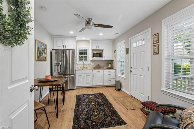 709 Robin Hood DR, Yorktown, VA 23693