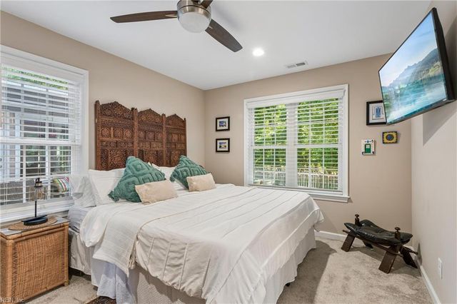 709 Robin Hood DR, Yorktown, VA 23693