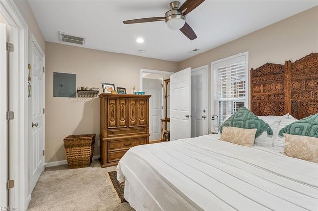 709 Robin Hood DR, Yorktown, VA 23693