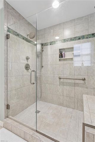 709 Robin Hood DR, Yorktown, VA 23693