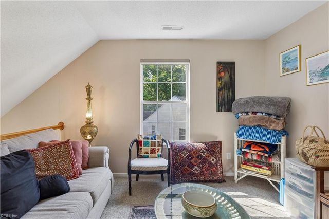 709 Robin Hood DR, Yorktown, VA 23693