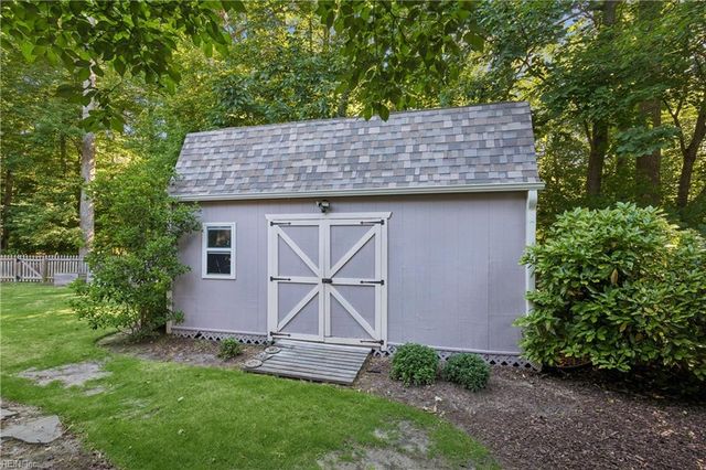 709 Robin Hood DR, Yorktown, VA 23693