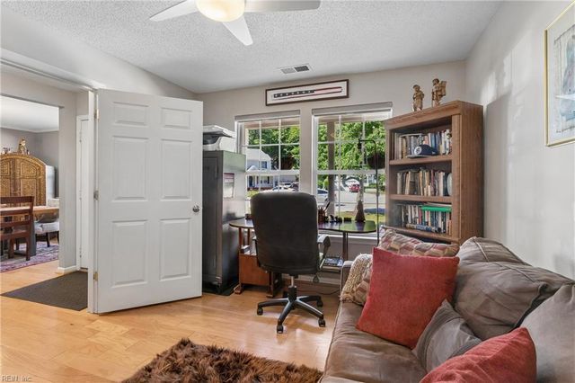 709 Robin Hood DR, Yorktown, VA 23693