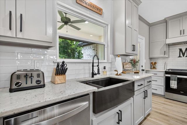 109 CR 4612, Troup, TX 75789