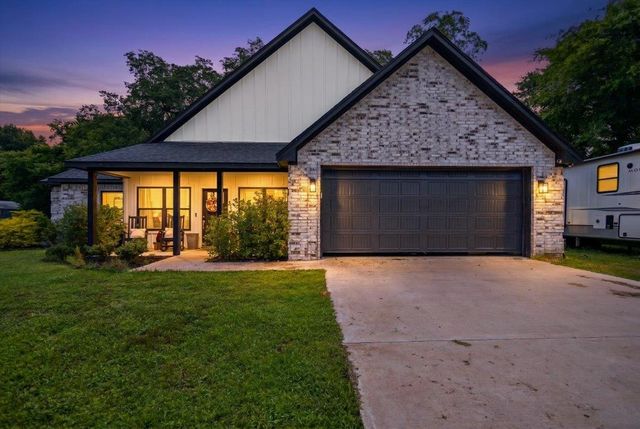109 CR 4612, Troup, TX 75789