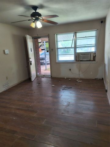 600 Thompson Drive, Saginaw, TX 76179