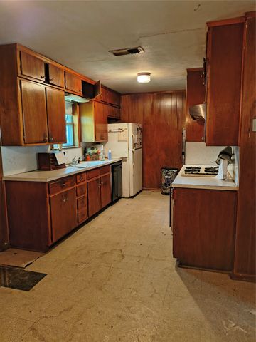 600 Thompson Drive, Saginaw, TX 76179