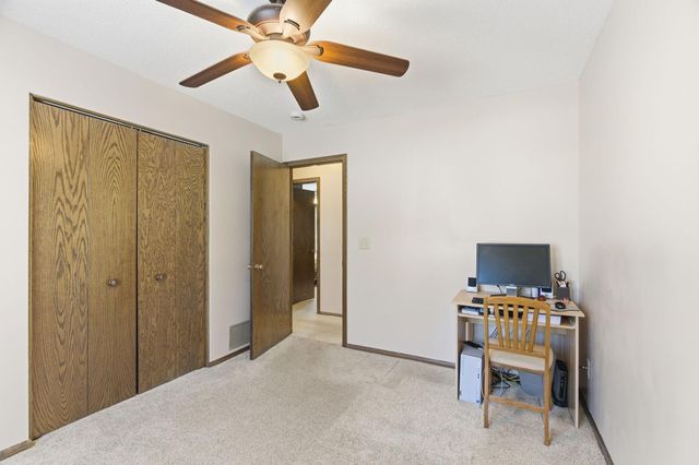 10186 Quaker Lane N, Maple Grove, MN 55369