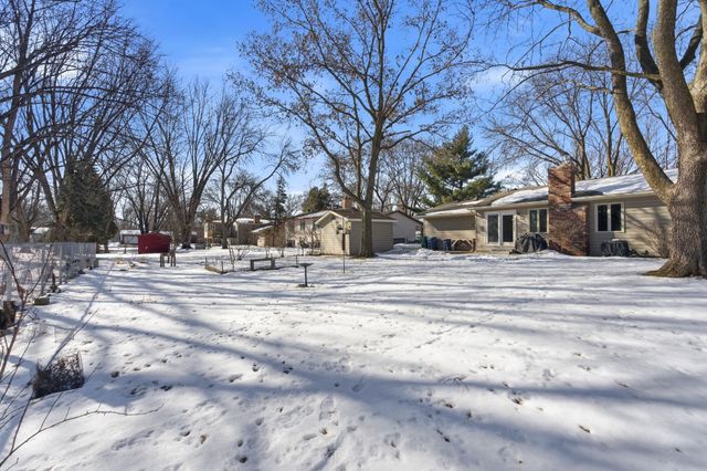 10186 Quaker Lane N, Maple Grove, MN 55369