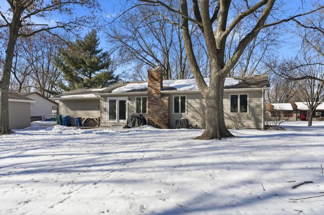 10186 Quaker Lane N, Maple Grove, MN 55369