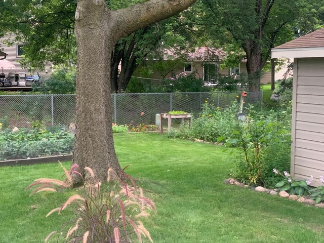 10186 Quaker Lane N, Maple Grove, MN 55369