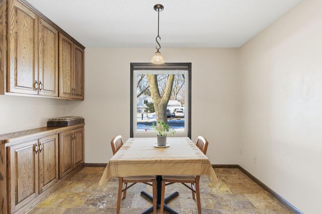 10186 Quaker Lane N, Maple Grove, MN 55369