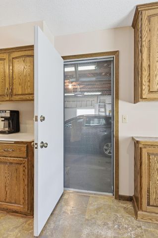 10186 Quaker Lane N, Maple Grove, MN 55369