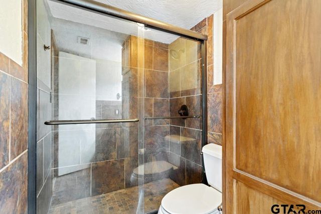 5745 Golden Oaks, Tyler, TX 75703