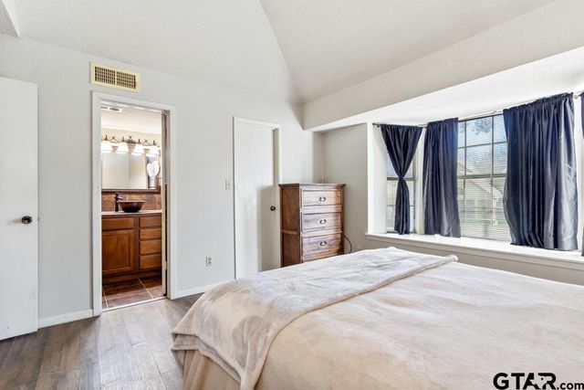 5745 Golden Oaks, Tyler, TX 75703