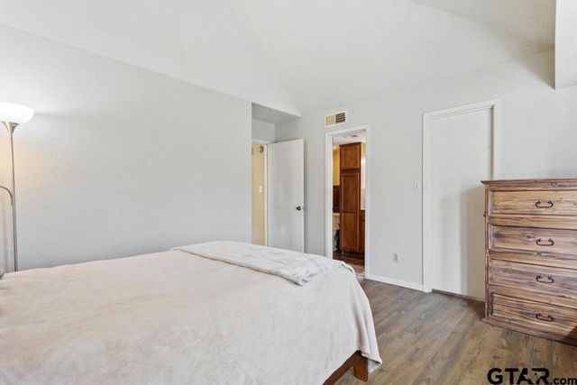 5745 Golden Oaks, Tyler, TX 75703